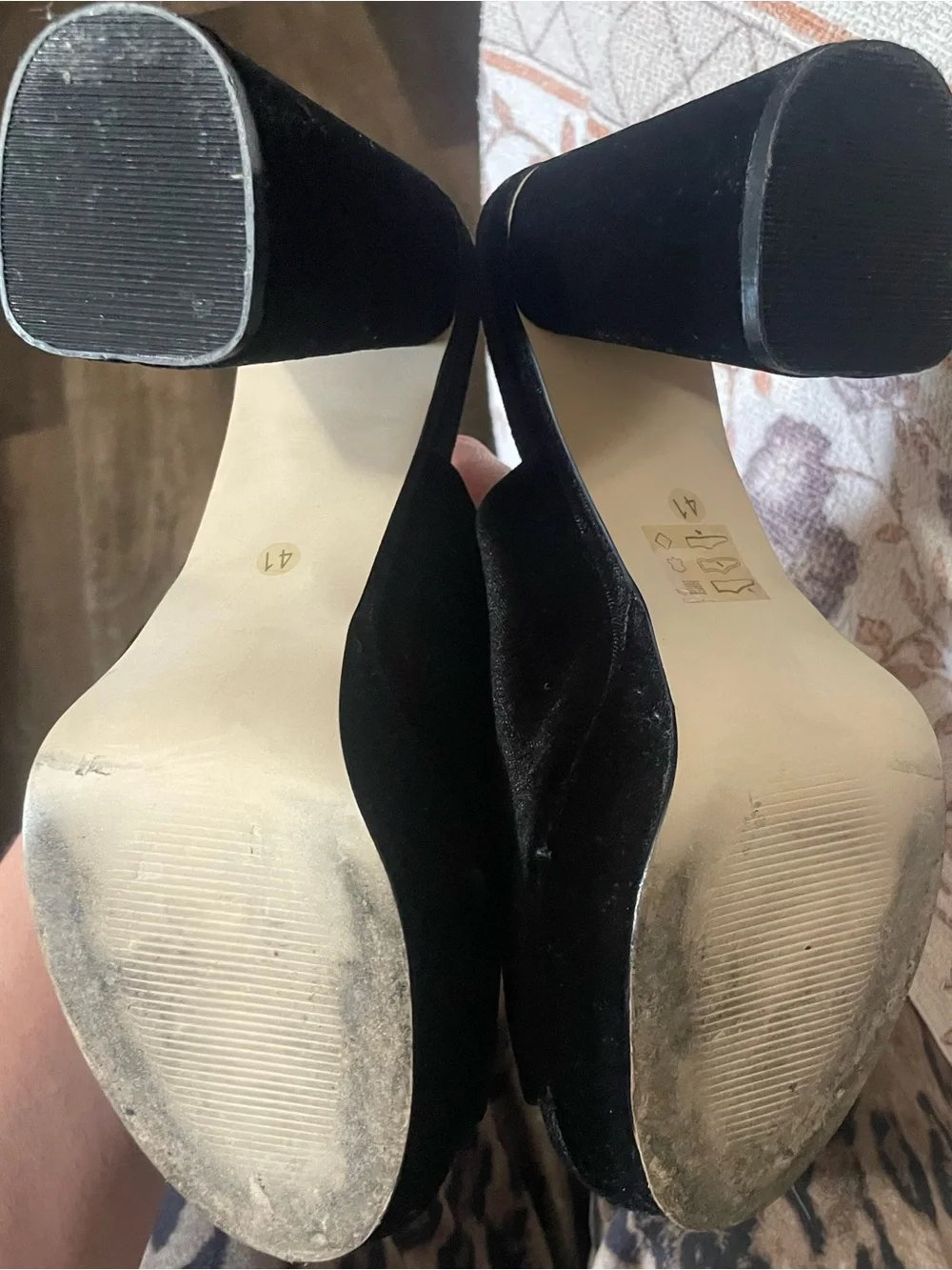 Shellys London gorgeous black